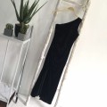 斜肩皱褶开叉丝绒礼服